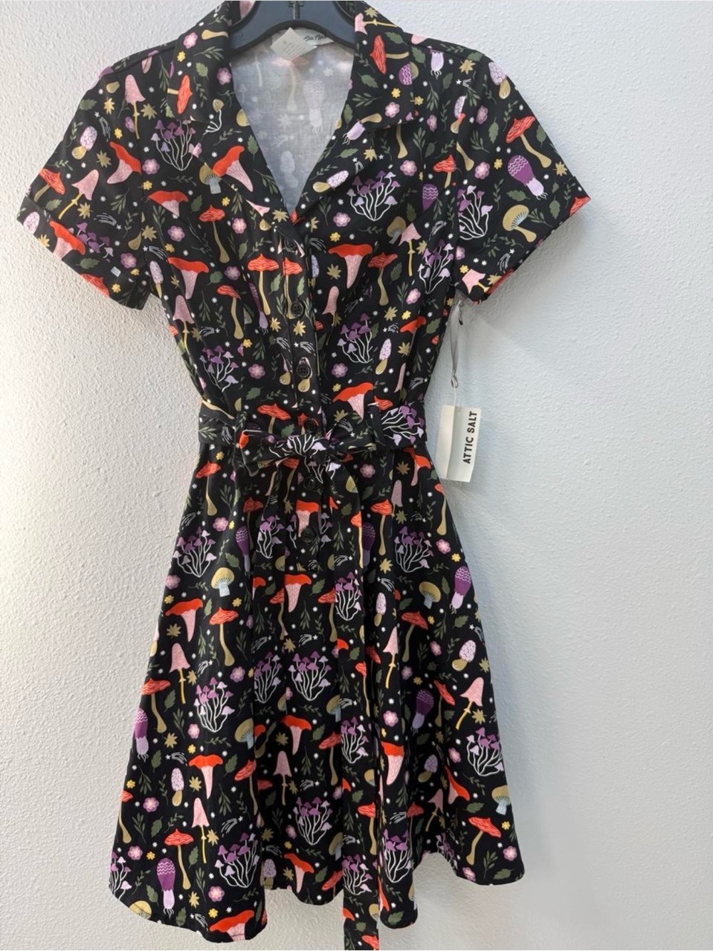 NWT Eva Rose Mushroom Mini
Shirt Dress Sz S